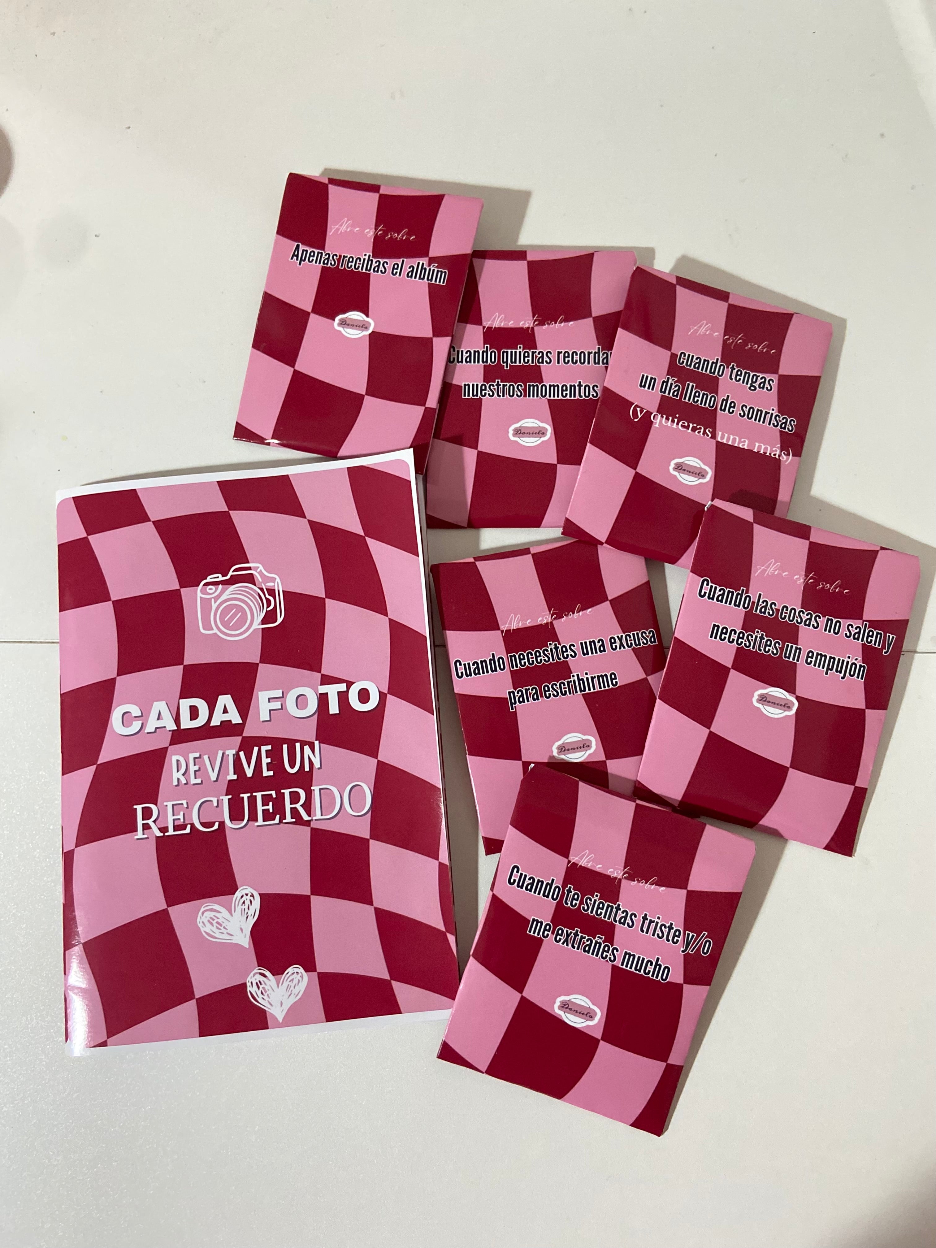 💖 Álbum de Figuritas Físico – Pareja & Amistad