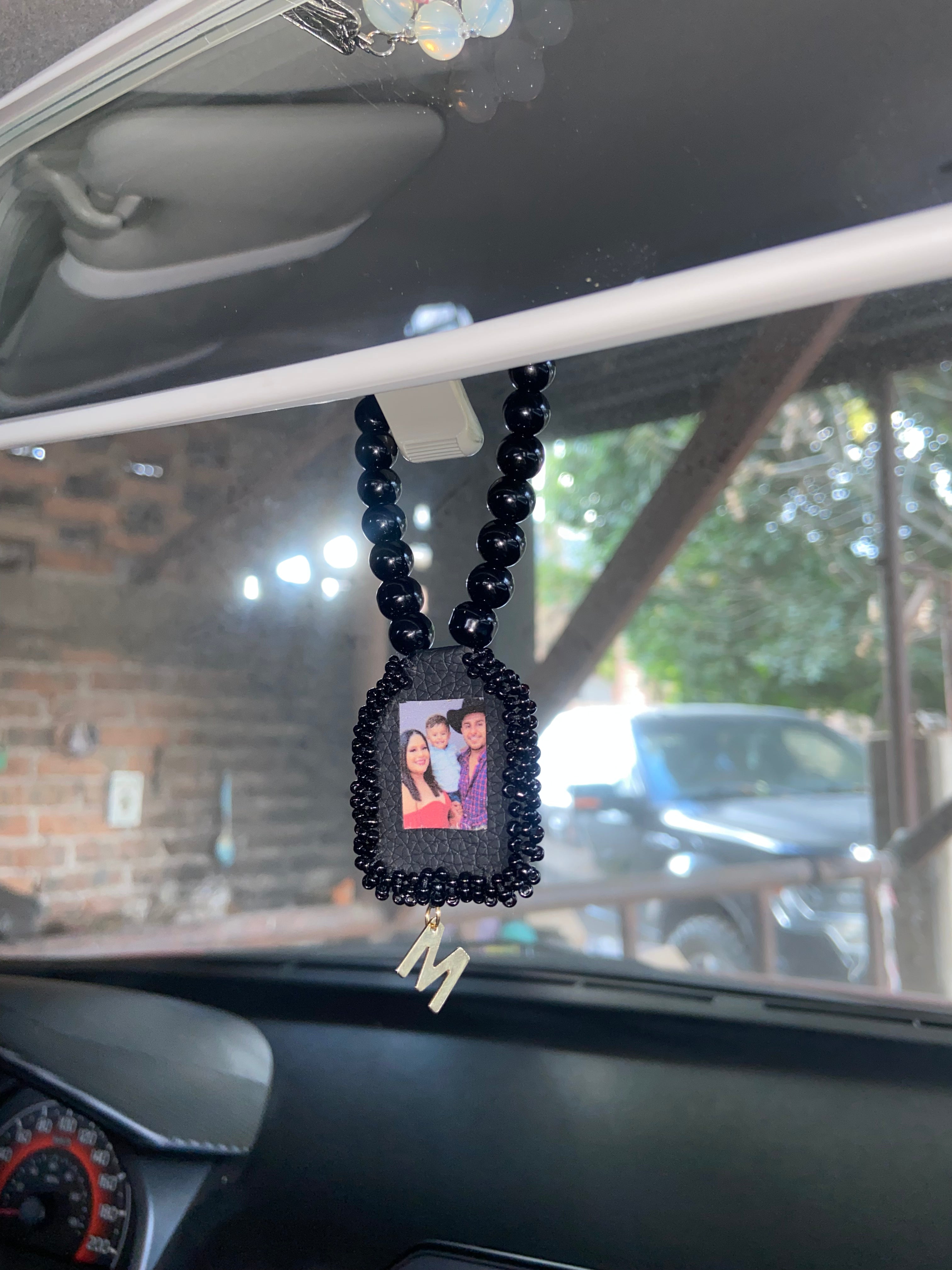 Escapulario para carro🚗 -con doble foto e inicial