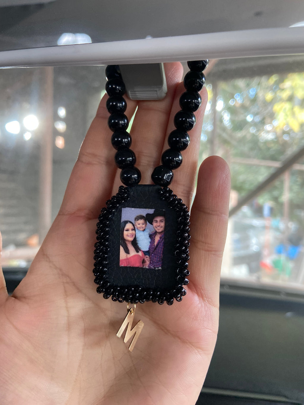Escapulario para carro🚗 -con doble foto e inicial